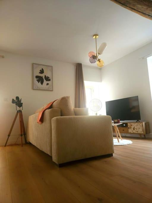 "La Tour", Logement Cosy, Au Calme Vertrieu Εξωτερικό φωτογραφία