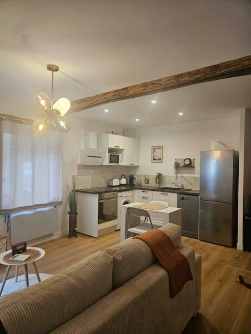 "La Tour", Logement Cosy, Au Calme Vertrieu Εξωτερικό φωτογραφία